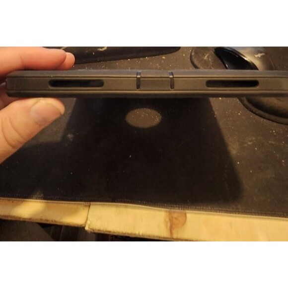 OtterBox Defender Case for iPad 9.7” – Air 1/2, Pro, 5th/6th Gen – Black - Picture 6 of 16